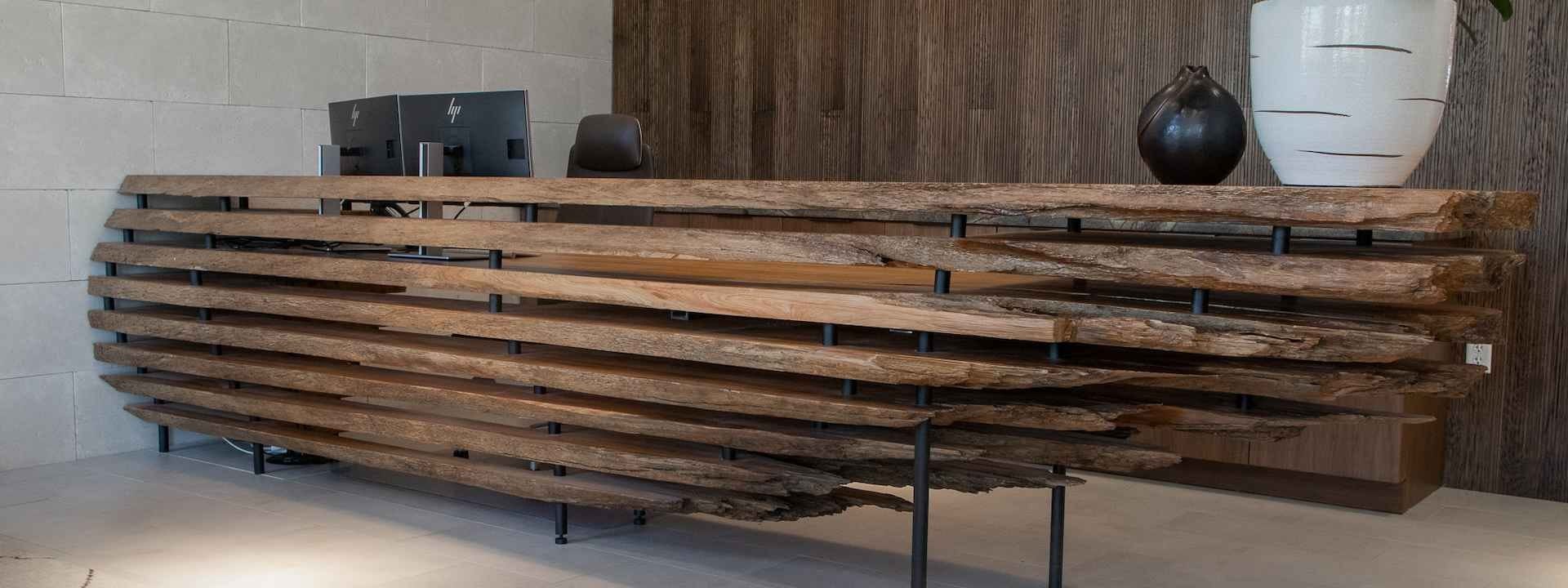 Baldų gamintojas pagamino unikalų kiparisinį stalą naudodamas LT15WIDE pjūklą