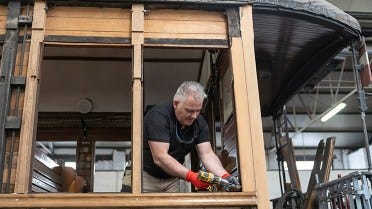 Senovinių vagonų atkūrimas turistiniam traukiniui Ispanijoje